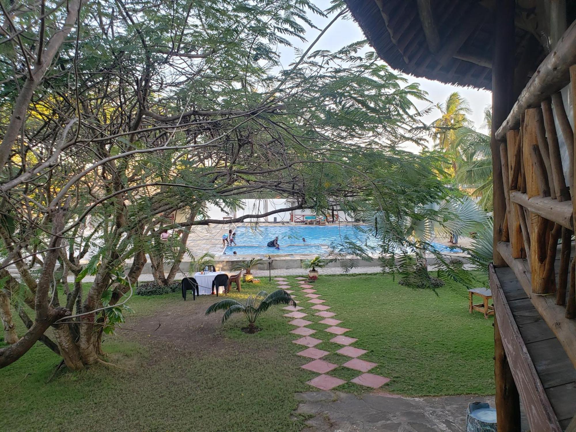 Kwa Mama Village Beach Resort Daressalam Exterior foto